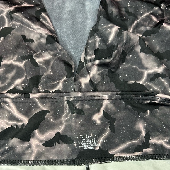 Torrid Halloween Bat Leggings Active Gray 4x - Picture 5 of 5